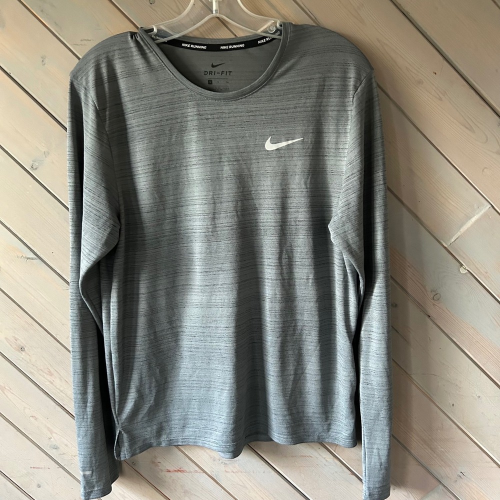 Nike Running Dri-FIT Long Sleeve Shirt Mens Small Gray Heathered Performance Top